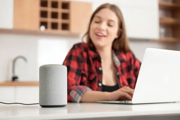 Cómo funcionan los asistentes virtuales